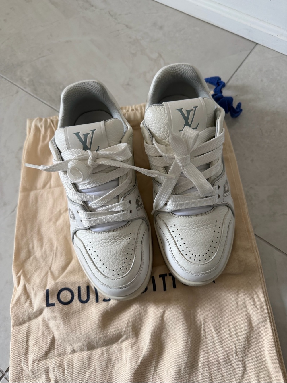 Louis Vuitton White Leather LV Logo Sneakers